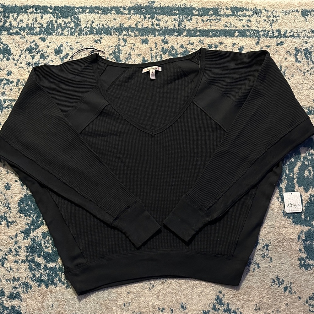 Free People Santa Clara thermal Black V-Neck Sweater NWT Small Women’s cute